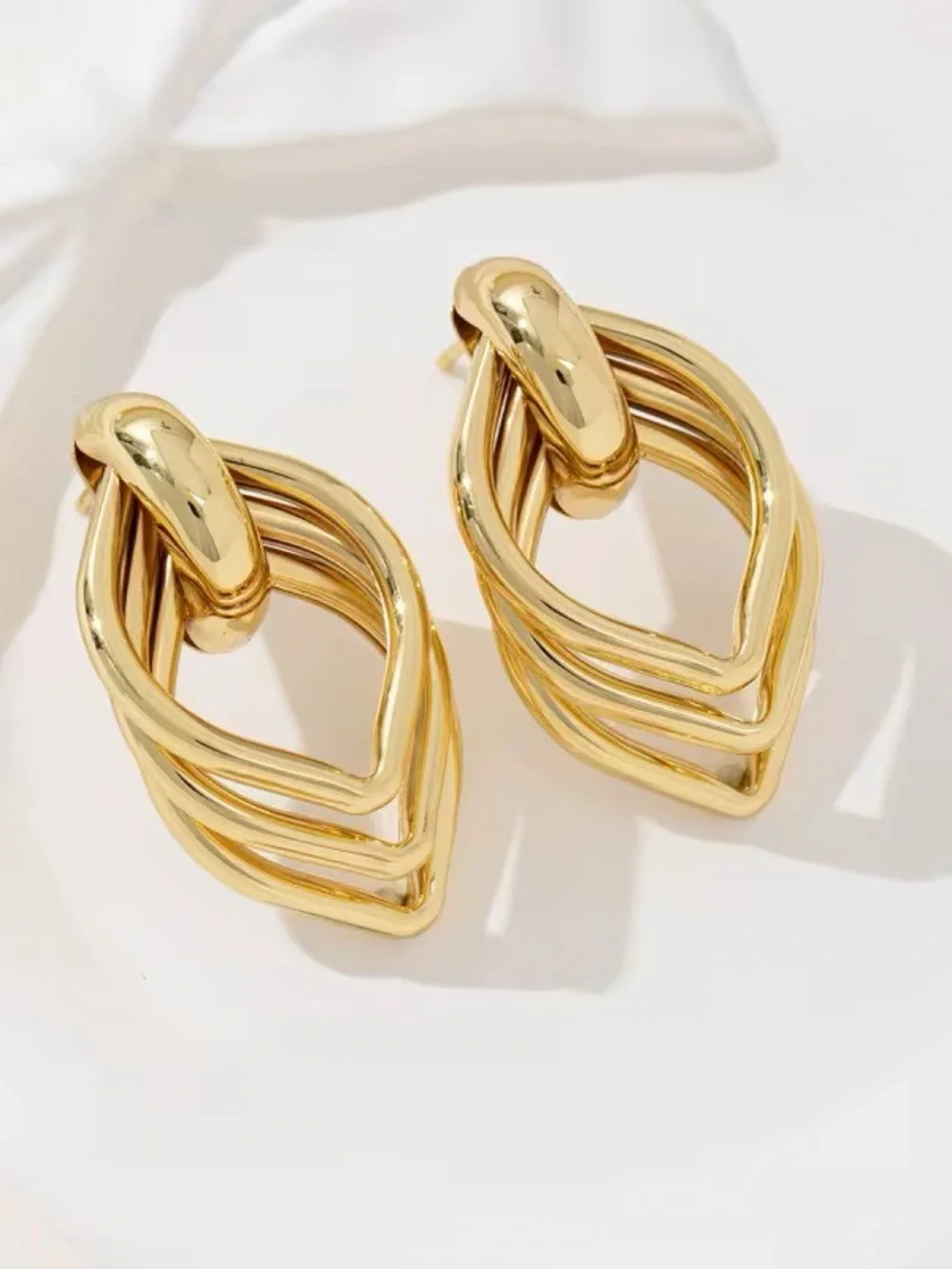 ***Exquisite Gold Layered Teardrop Hoop Earrings